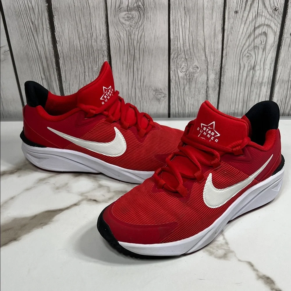 Nike red/white Star Runner shoes size 6Y